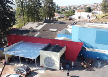 Médico é afastado ao recomendar que criança com febre ficasse sozinha em casa por 12 horas