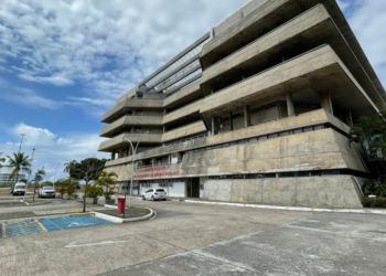 Jerônimo encaminha à AL-BA projetos de lei para pagar precatórios da Educação