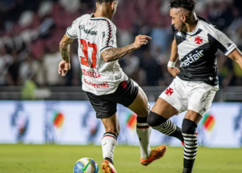 “Vasco precisa saber terminar as partidas”, diz Payet após triunfo sobre o Vitória