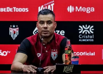 Jair Ventura atribui mau momento do Atlético-GO à dificuldade da Série A: “Sarrafo é mais alto”