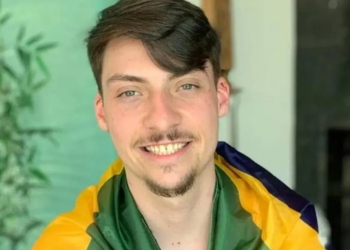 Filho mais novo de Bolsonaro é exonerado de gabinete no Senado