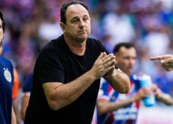 “Não vejo um jogador de base pronto para ser titular”, diz técnico do Bahia