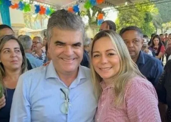 Ex-prefeito é alvo da PF por fraude em cartão de vacina de Bolsonaro