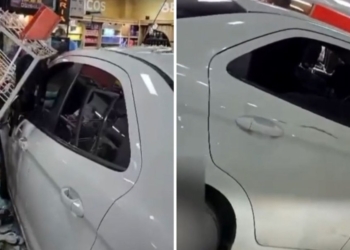 Carro invade loja de conveniência na Avenida Paralela