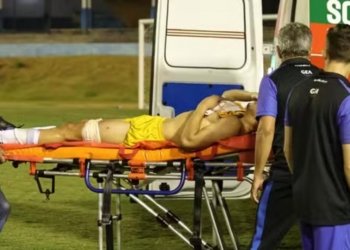 Goleiro do Grêmio Anápolis é atingido por bala de borracha de policial