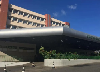 Menino esfaqueado pelo padrasto no Doron morre em hospital