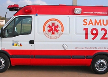 Motociclista fica ferido após invadir um posto e bater em bomba de abastecimento