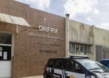 Câmera registra ação dos suspeitos de roubar motorista por aplicativo