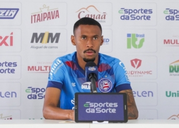 Ademir defende tática do Bahia e busca reverter situação contra o Flamengo