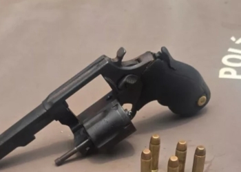 Arma de fogo é apreendida pela PM dentro de shopping em Salvador