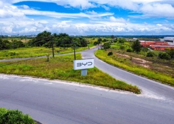 Chinês suspeito de agredir funcionários na BYD vai perder visto e voltar para país