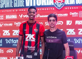 Carlinhos é apresentado oficialmente no Vitória e afirma que deseja seguir os passos de Alerrandro