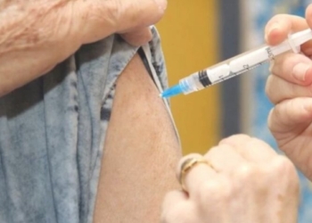 Campanha nacional de vacinação contra gripe começa hoje; veja público-alvo