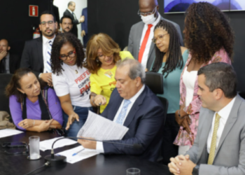 ‘Vontade do colegiado’, diz Muniz sobre pautar reajuste salarial de professores na CMS