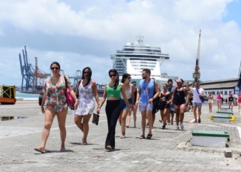 Salvador recebeu 2,6 milhões de turistas no primeiro trimestre de 2025