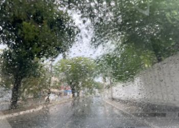 Salvador tem previsão de chuva e rajadas de vento acima de 60 km/h nesta segunda