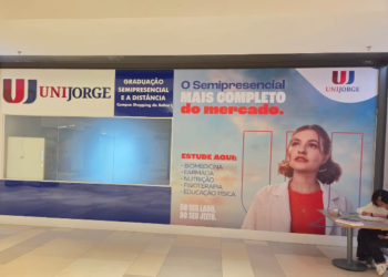 Incêndio de grandes proporções fecha universidade no Comércio