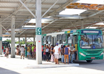 Após paralisação do metrô, prefeitura ativa operação especial de ônibus e BRT