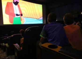 Prefeitura leva crianças acolhidas ao cinema pela primeira vez em ação de inclusão cultural