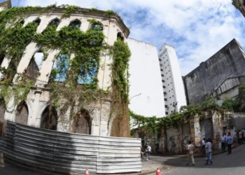 Prefeitura publica decreto que autoriza posse de 36 imóveis abandonados no Comércio para fortalecer segurança e promover revitalização