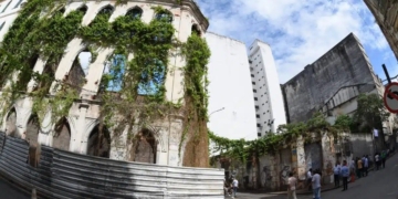 Prefeitura publica decreto que autoriza posse de 36 imóveis abandonados no Comércio para fortalecer segurança e promover revitalização