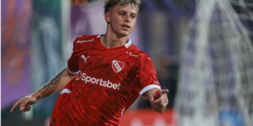 Diego Tarzia desembarca em Salvador e já fala como novo jogador do Vitória: “Vou dar a vida para ajudar”; veja