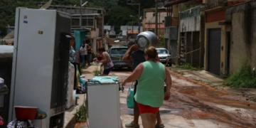 Sobe para 53 o número de mortos pelas fortes chuvas em Minas Gerais
