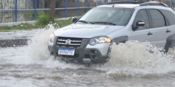 Áreas nobres de Salvador também exigem atenção em períodos de chuva
