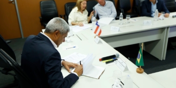 Jerônimo anuncia investimentos de R$ 54 milhões para Salinas da Margarida