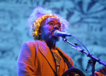 Chico César lança álbum novo com shows intimistas em Salvador