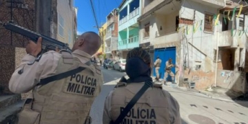 PM reforça combate à facção no Nordeste de Amaralina com unidades especializadas