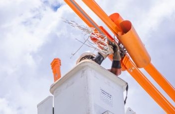 Sete bairros de Salvador terão corte de energia nesta terça-feira