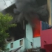 Incêndio atinge imóvel e causa interdição na Avenida Garibaldi