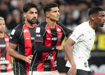 Vitória abre o placar, mas cede empate ao Corinthians em Itaquera
