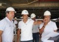Prefeito vistoria construção da Arena Multiuso Antônio Balbino na Boca do Rio; obras estão 80% concluídas