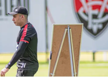 Vitória retoma treinamentos e inicia preparação para enfrentar o Corinthians