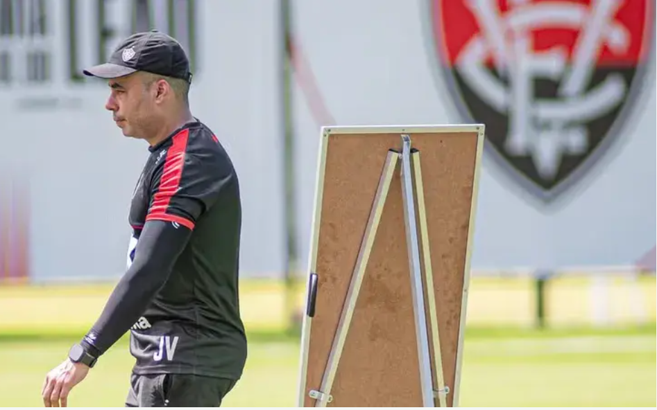 Após derrota para o São Paulo, Rubro-Negro volta aos trabalhos nesta terça-feira (13); duelo com o Timão será na próxima segunda-feira (19), em São Paulo